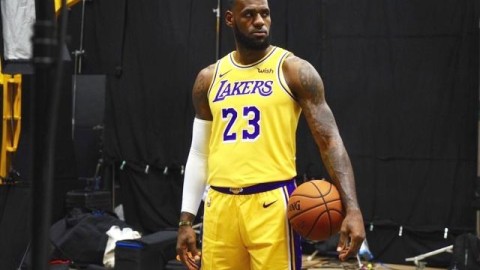 莱昂纳德25+8率队大胜太阳，内线碾压成胜负手